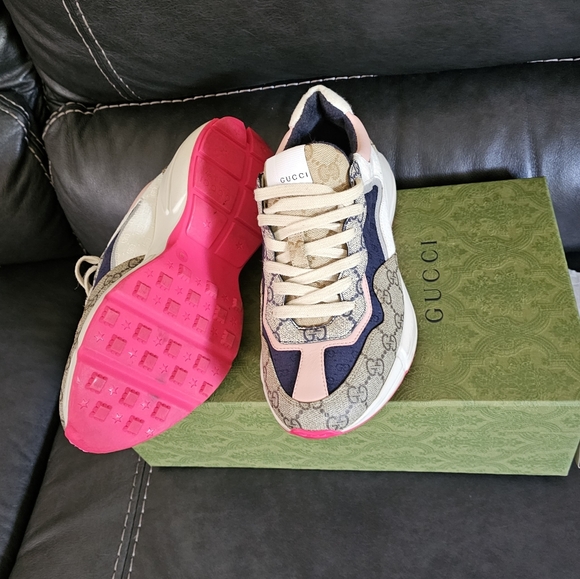 Gucci Shoe - Picture 3 of 3